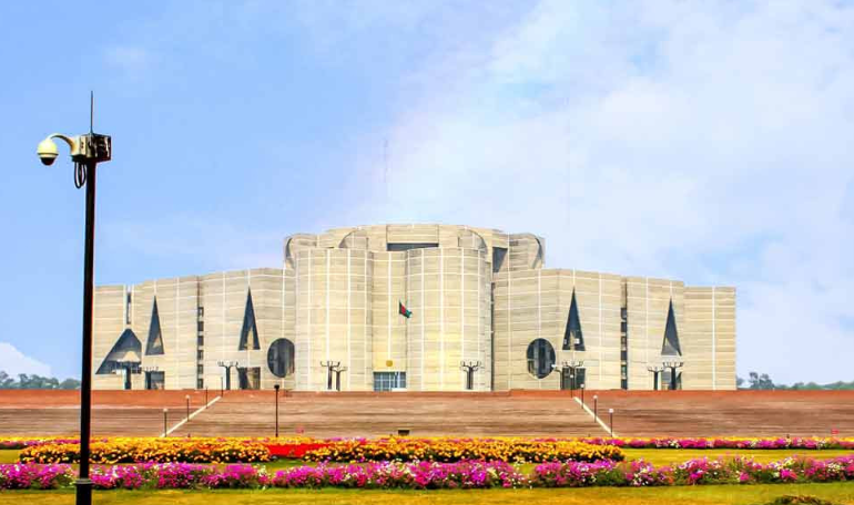 Read more about the article প্রার্থী প্রত্যাহারের পর নির্বাচনে লড়ছেন ১,৯৬৭ জন, সরে দাঁড়ালেন ৩০৫ জন