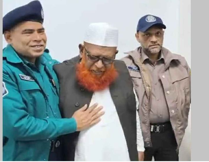 Read more about the article ট্রাইব্যুনালে আত্মসমর্পণ করলেন মৃত্যুদণ্ডপ্রাপ্ত আসামি আবুল কালাম আজাদ