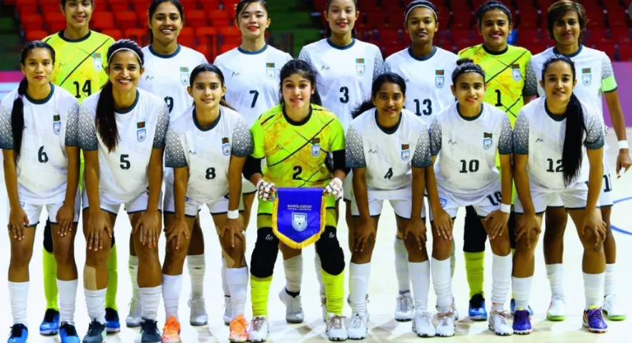 Read more about the article মালদ্বীপকে উড়িয়ে সাফ উইমেন’স ফুটসালে নতুন ইতিহাস গড়লো বাংলাদেশ