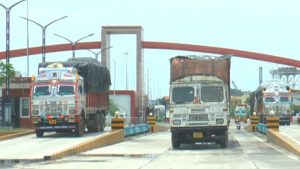 Read more about the article তিন দিনের বিরতির পর বেনাপোলে আমদানি-রফতানি কার্যক্রম পুনরায় শুরু