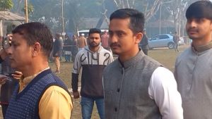 Read more about the article নিজ নির্বাচনী এলাকায় ভোট দিলেন সারজিস আলম