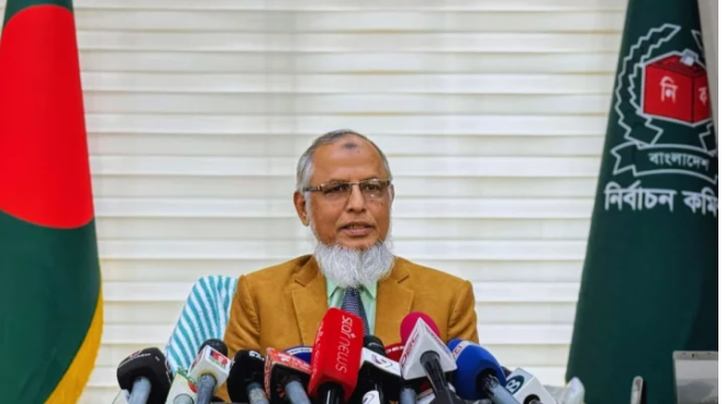 Read more about the article নির্বাচনের চূড়ান্ত ফল ১৩ ফেব্রুয়ারির মধ্যেই ঘোষণা করবে ইসি