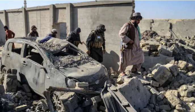 Read more about the article আফগানিস্তান পাকিস্তানের সেনা স্থাপনায় হামলা চালিয়েছে