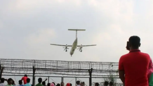 Read more about the article বাতিল মধ্যপ্রাচ্যগামী ফ্লাইট: যাত্রীদের থাকার ব্যবস্থা করছে সরকার